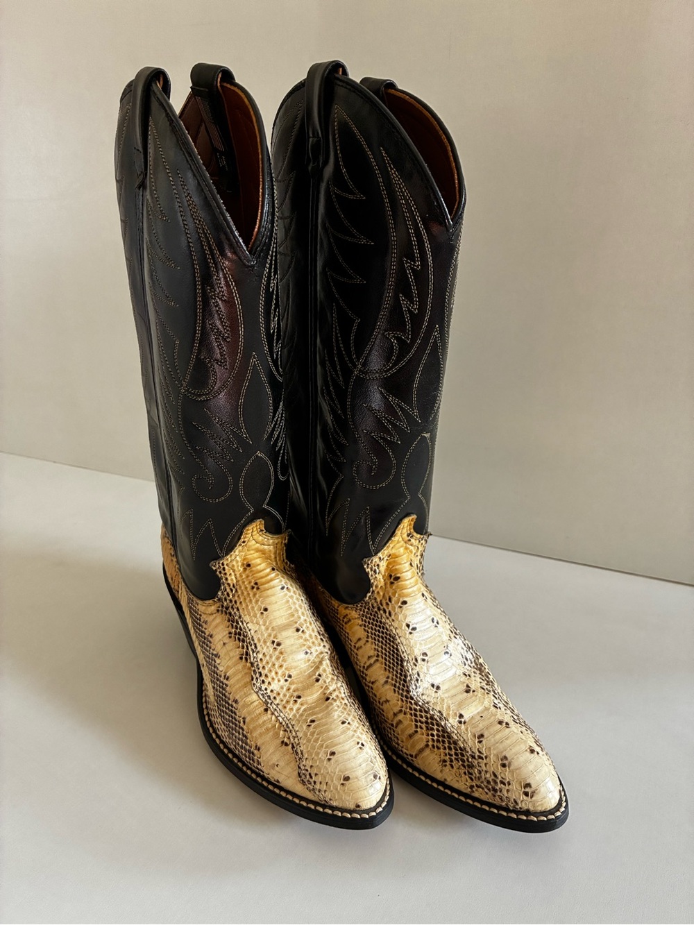 Vintage ACME Python Snakeskin Western Boots Size 5.5M Made in USA